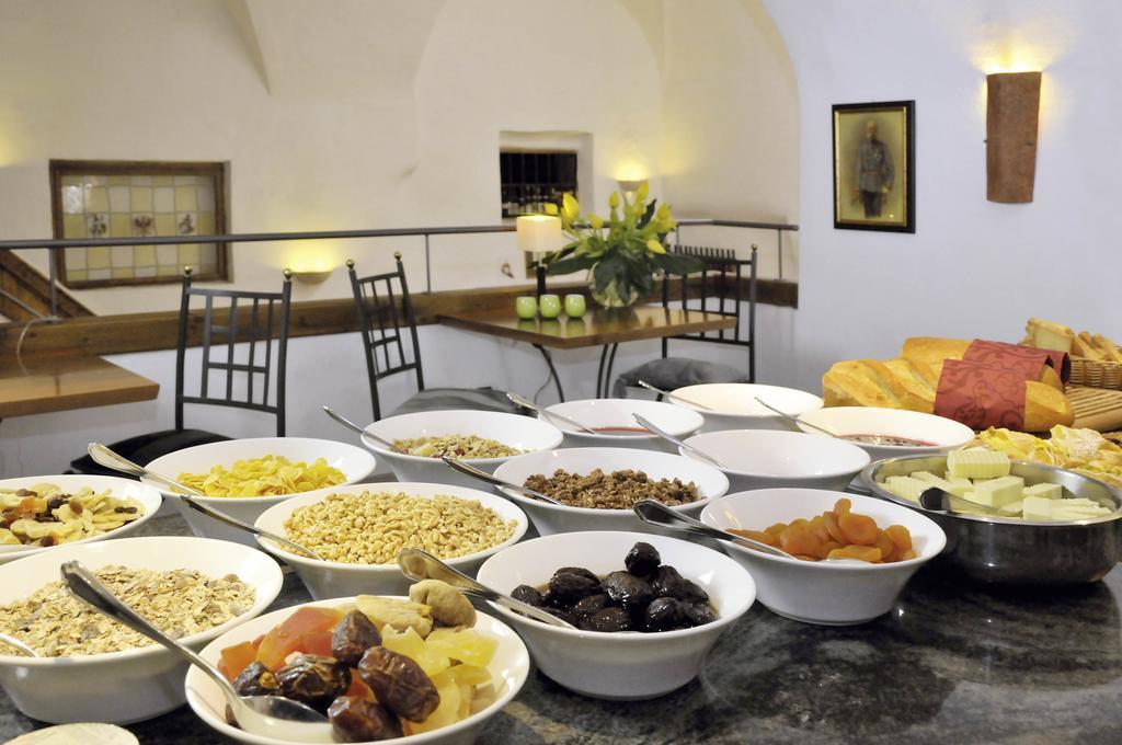 ויפיטנו Hotel Restaurant Lilie מראה חיצוני תמונה